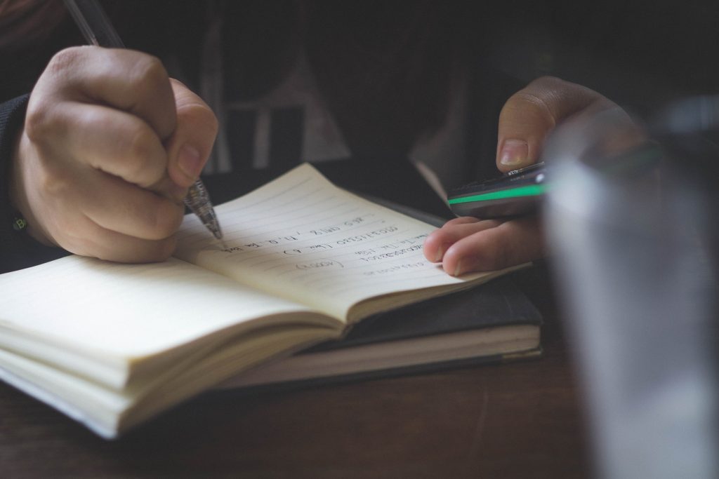 Title image for the article: How to find a good private tutor